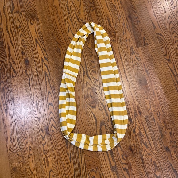 Yellow striped infinity scarf - Picture 4 of 4